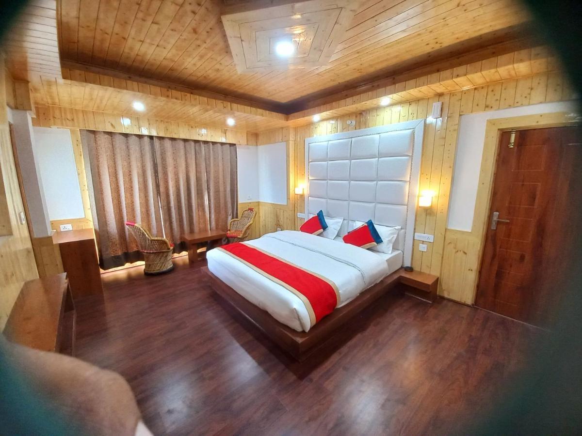 Humble Holiday Inn Kufri Simla Bagian luar foto