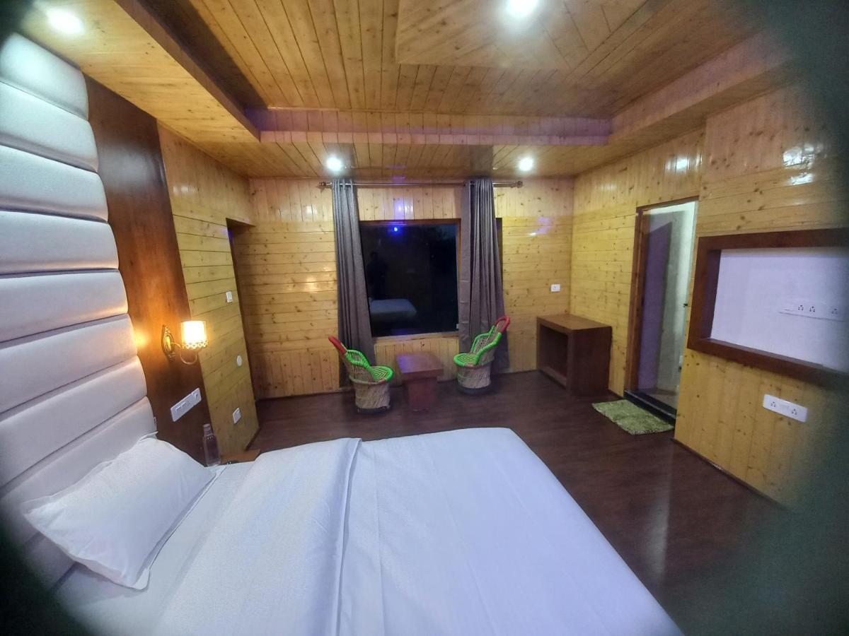 Humble Holiday Inn Kufri Simla Bagian luar foto