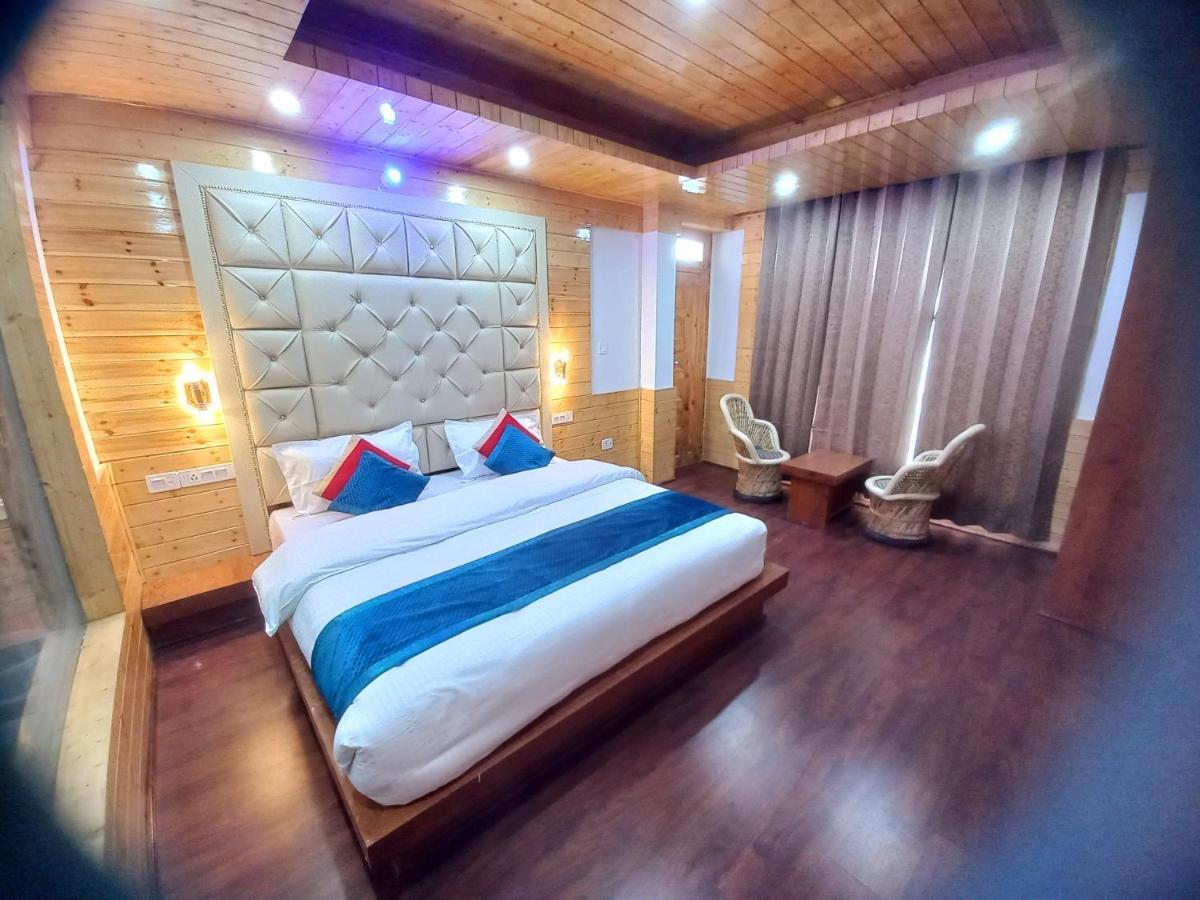 Humble Holiday Inn Kufri Simla Bagian luar foto