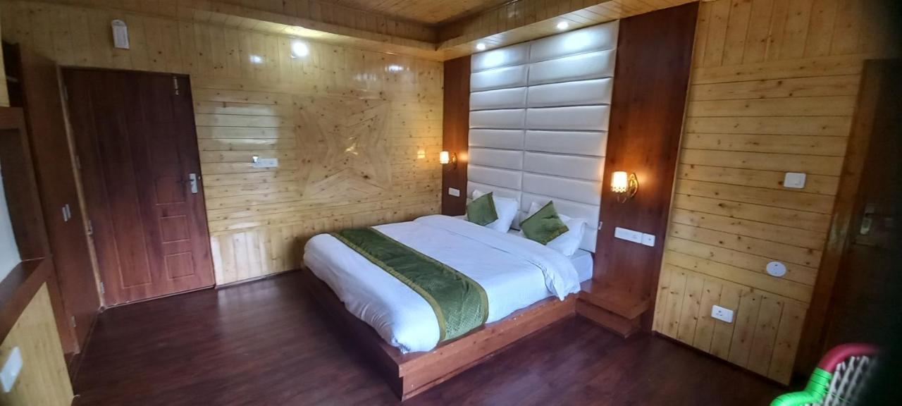 Humble Holiday Inn Kufri Simla Bagian luar foto