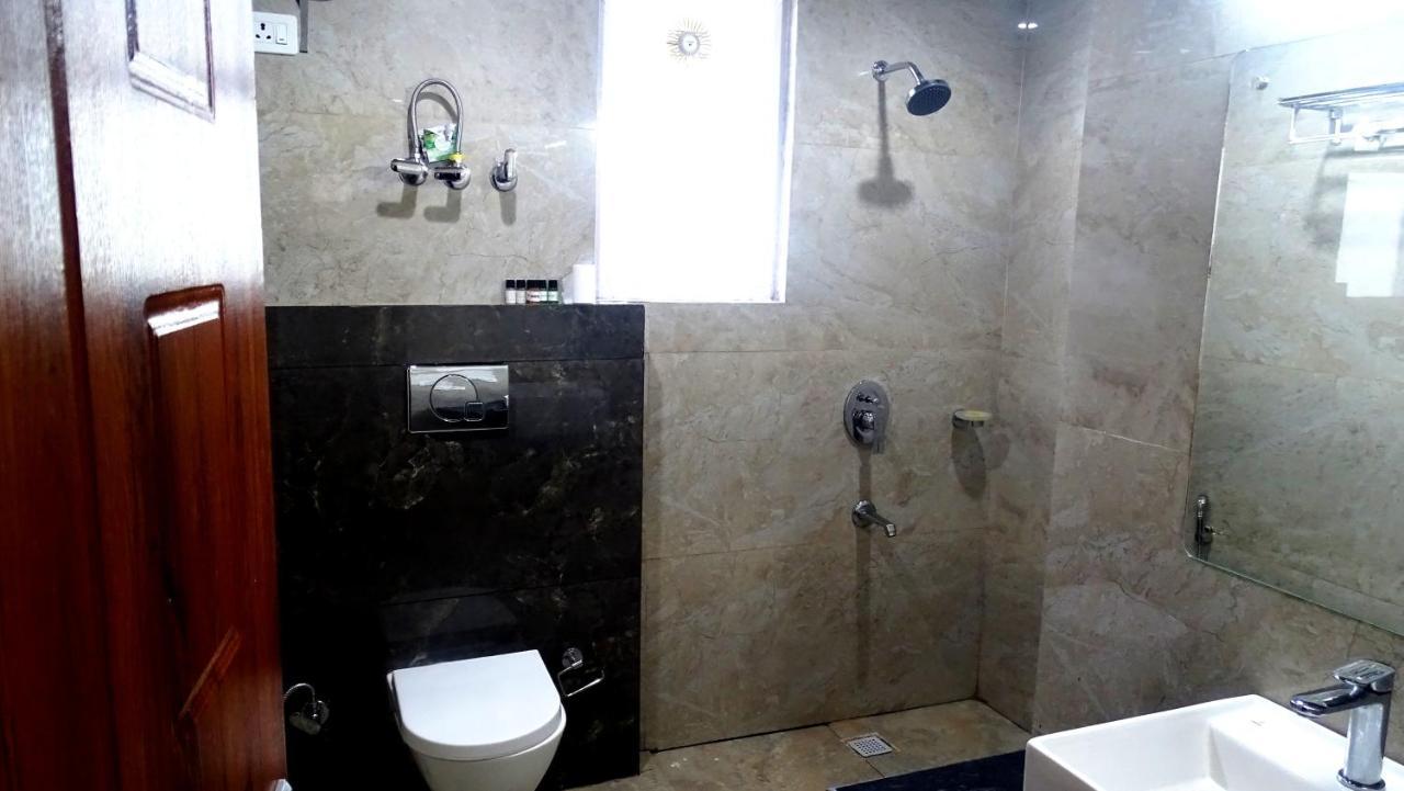Humble Holiday Inn Kufri Simla Bagian luar foto