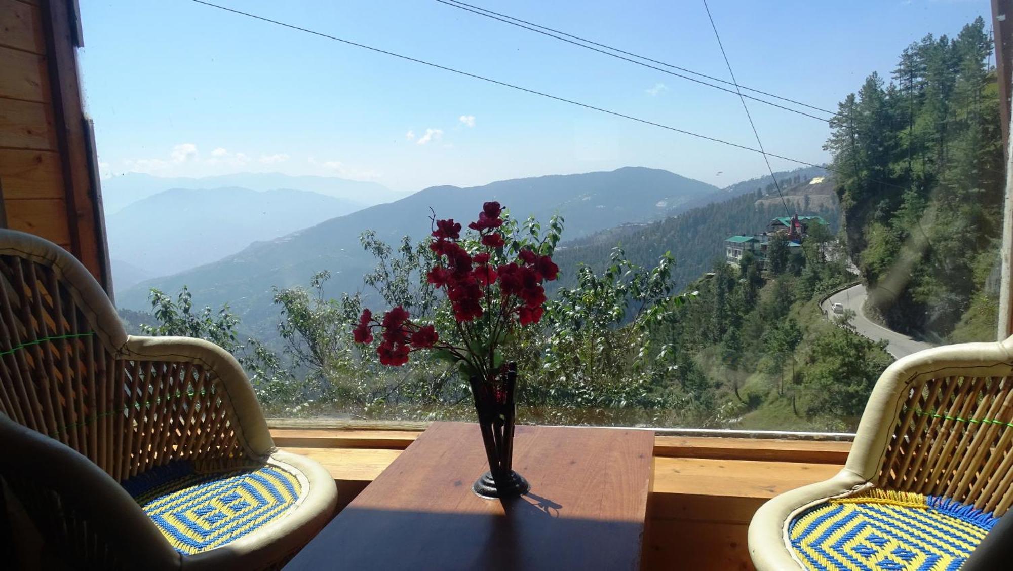 Humble Holiday Inn Kufri Simla Bagian luar foto