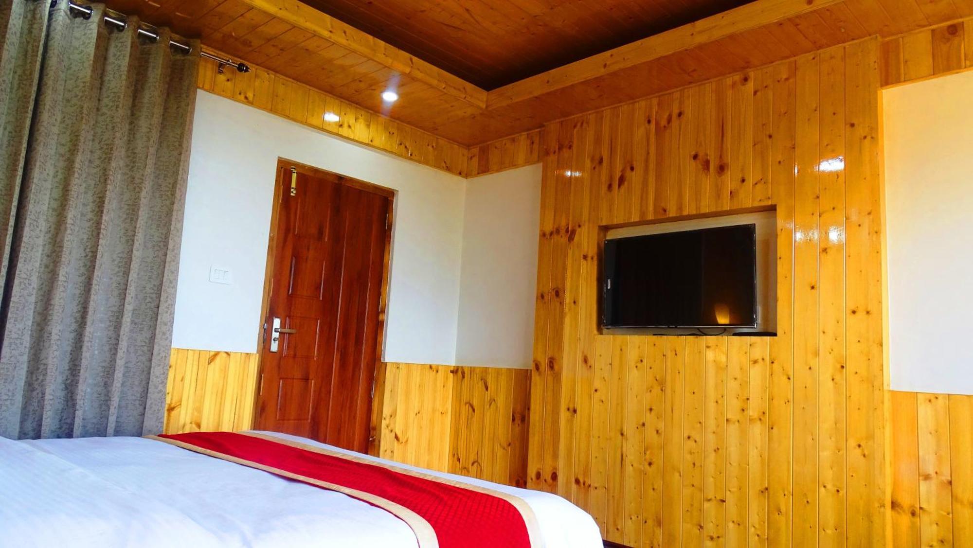 Humble Holiday Inn Kufri Simla Bagian luar foto